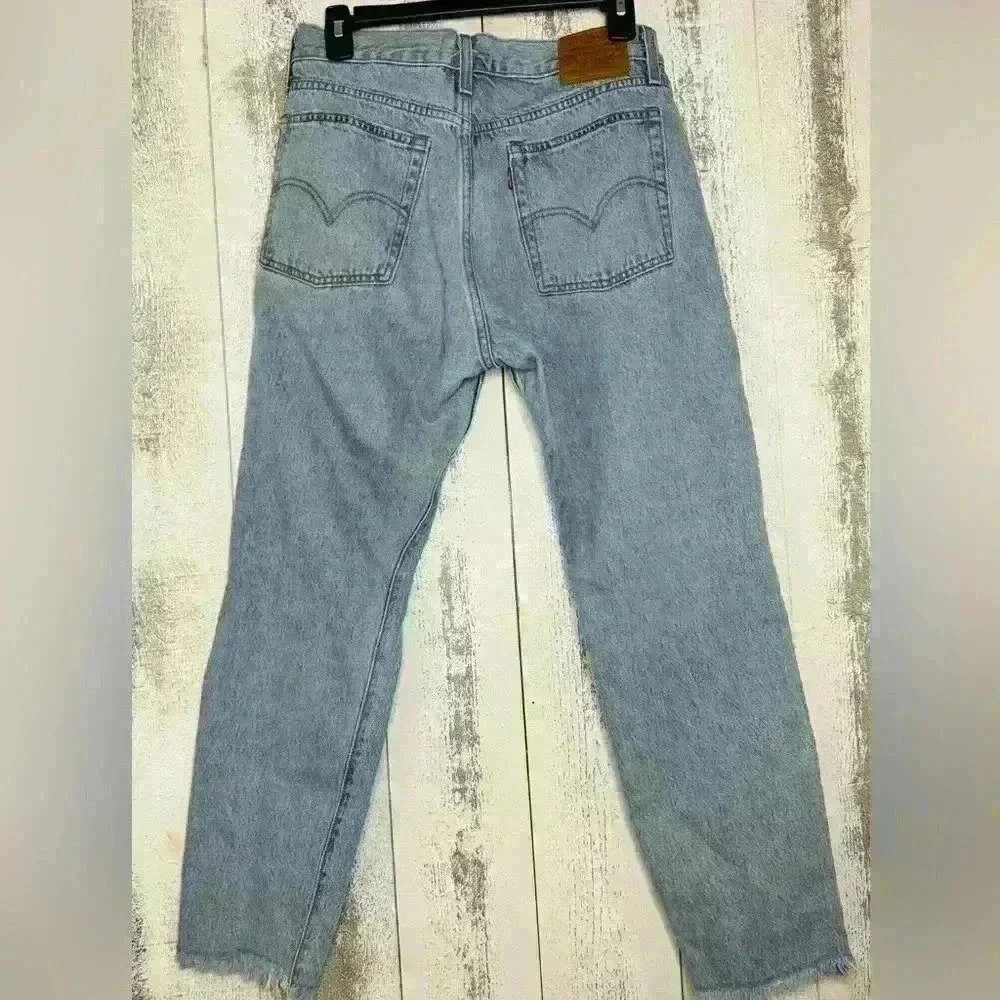 Levi’s Wedgie Distressed Straight Fit Women's Jeans in Light Wash Size 29 - Picture 8 of 10